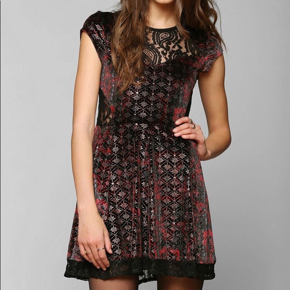UO Ecote Velvet & Lace Holiday NYE New Years Dress